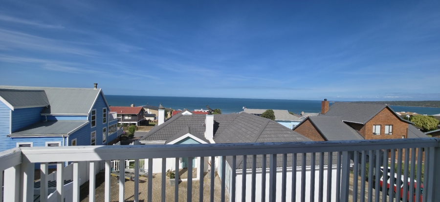 3 Bedroom Property for Sale in Boggomsbaai Western Cape
